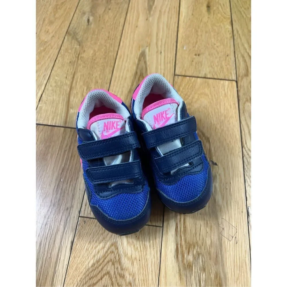 Nike Girls Childs Tennis Shoes Size 6C